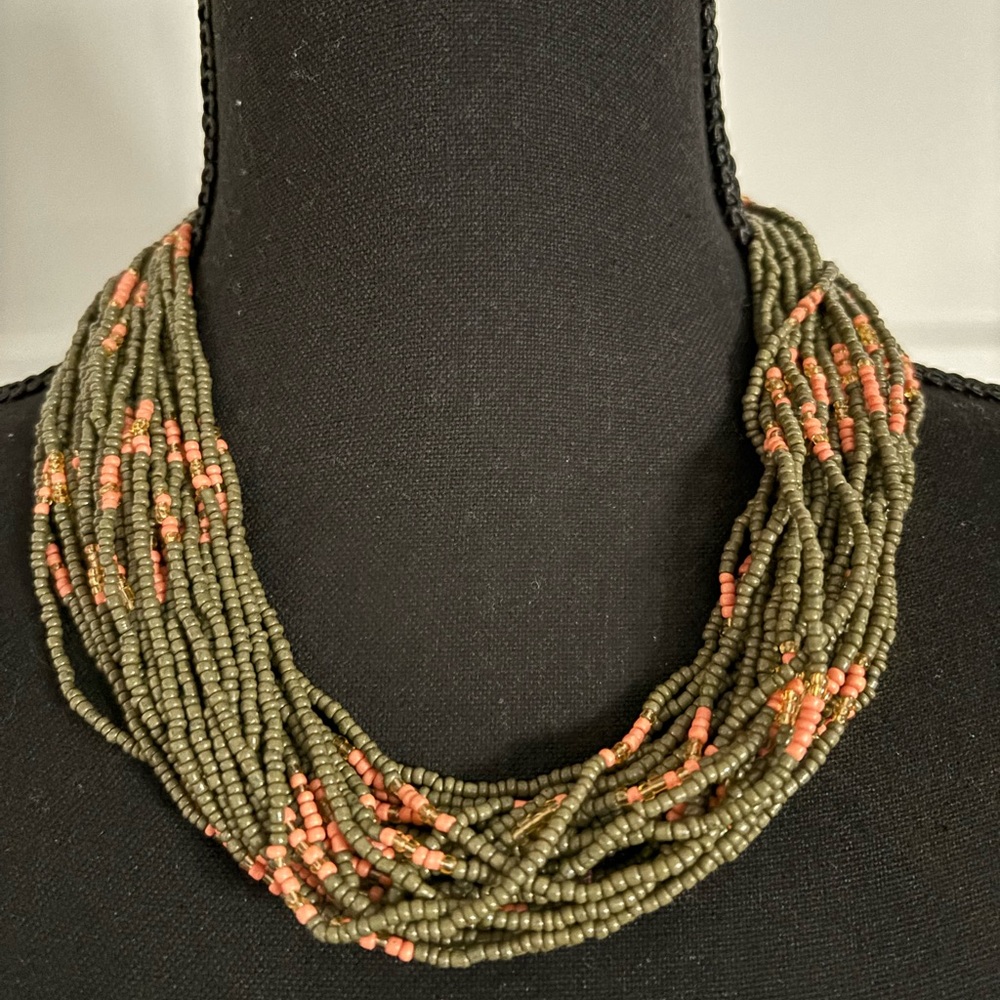 Hobo accent necklace